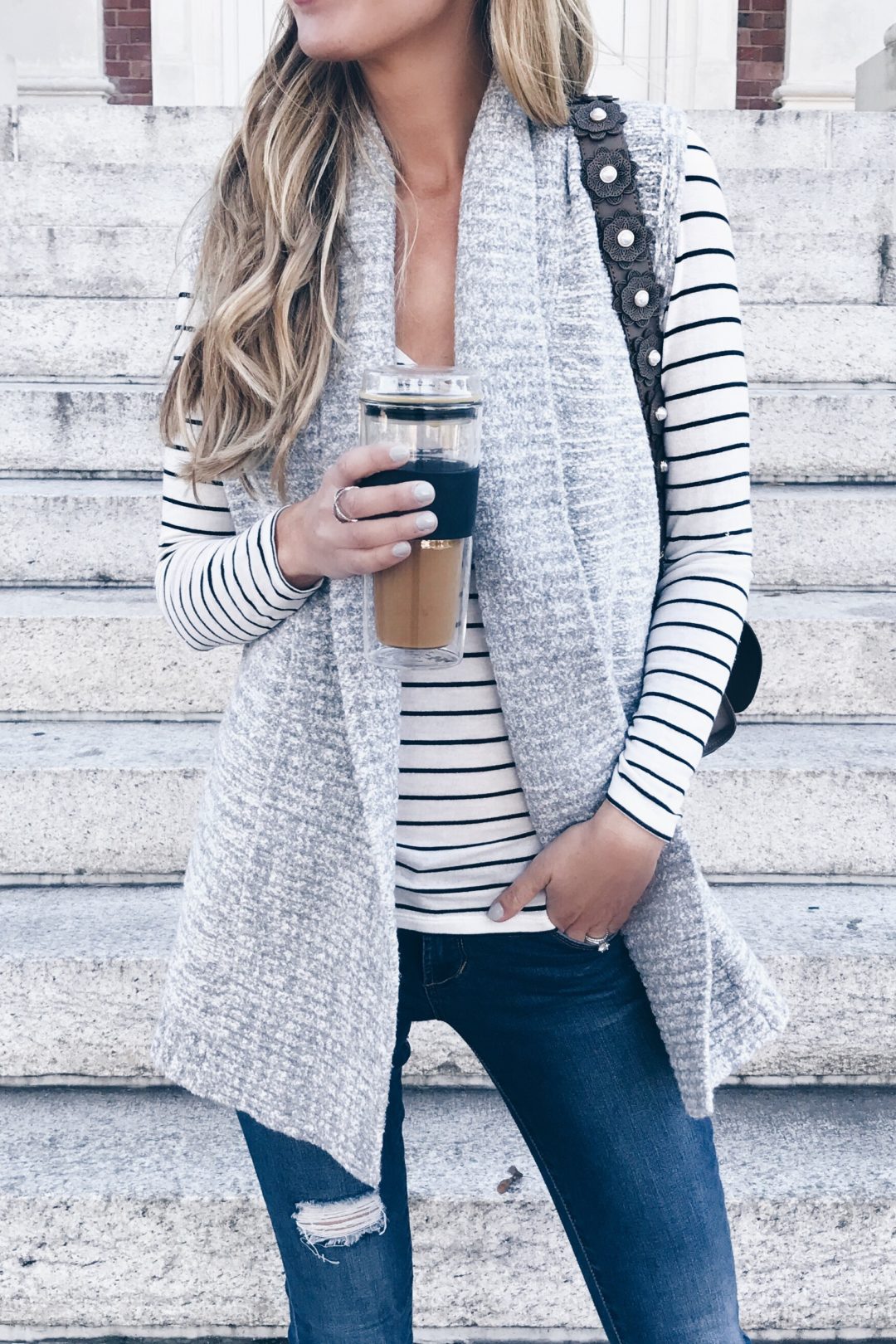 How to Store Winter Clothes: 10 Tips to Keep inMind photo How to Store Winter Clothes: 10 Tips to Keep inMind foto