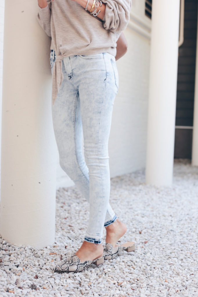 How to Style Acid Wash Jeans